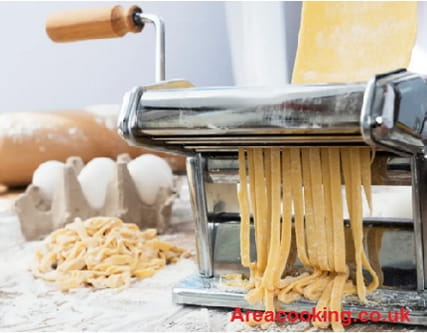 How Does a Pasta Maker Work?