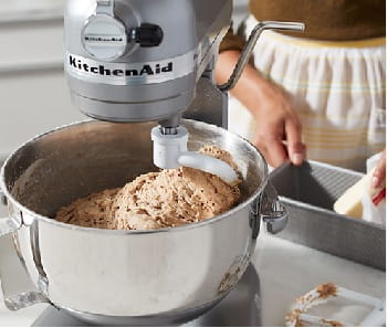 The Benefits Of Using A Stand Mixer To Mix Bread Dough